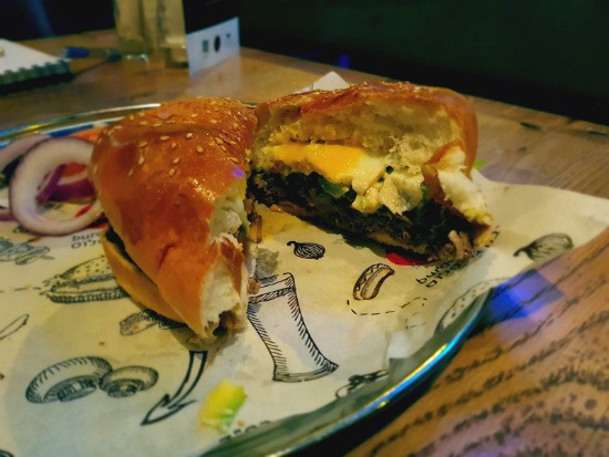 ההמבורגר של דן, מבט מבפנים - BP בורגר פלוס